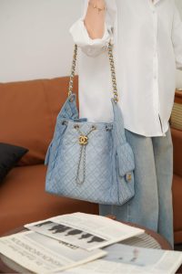 Chanel hobo bag 浅蓝牛仔 中号 图7