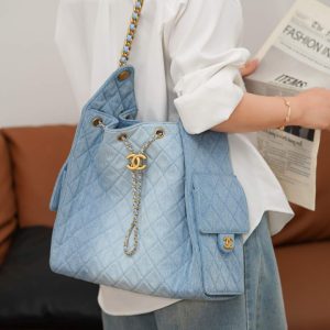 Chanel hobo bag 浅蓝牛仔 中号 图8