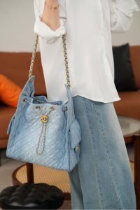 Chanel hobo bag 浅蓝牛仔 中号 图9