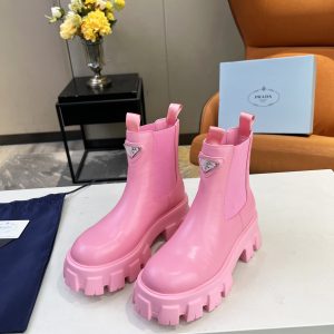 Ashley奢品实拍 出货价:级顶2023SSS重磅推出普拉达短靴系列 PRADA早秋冬T台走秀网红同款"梦造不夜城", 图1