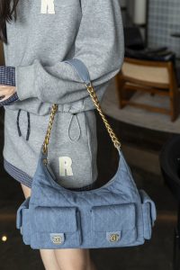 Chanel 25c早春多口袋浅牛仔hobo 大号 图9