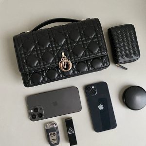 大号容量参考,可以当做一个小公文包了 图1