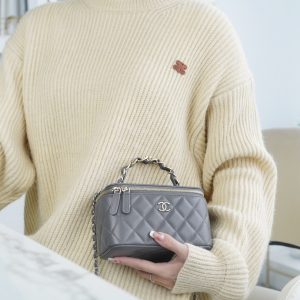 Chanel 23k 小双C”手柄长盒子 灰色 图1