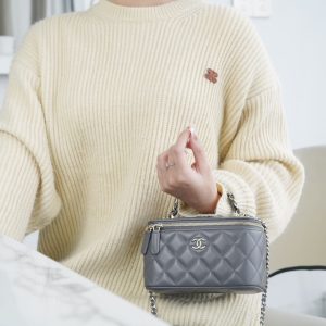 Chanel 23k 小双C”手柄长盒子 灰色 图2