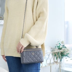 Chanel 23k 小双C”手柄长盒子 灰色 图4