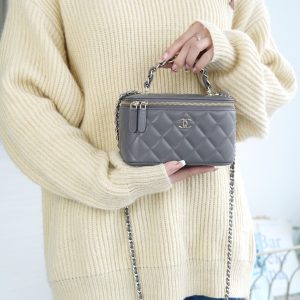 Chanel 23k 小双C”手柄长盒子 灰色 图5