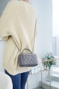 Chanel 23k 小双C”手柄长盒子 灰色 图8