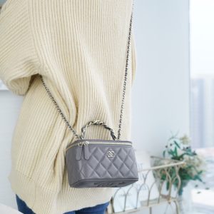Chanel 23k 小双C”手柄长盒子 灰色 图8