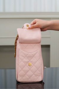 Chanel small hobo 粉色 小号 图7