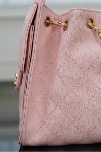 Chanel 25s small hobo 抽绳水桶包 粉色 小号 图3