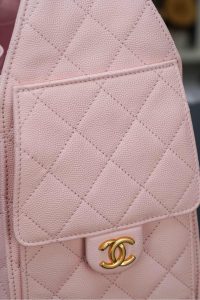 Chanel 25s small hobo 抽绳水桶包 粉色 小号 图5