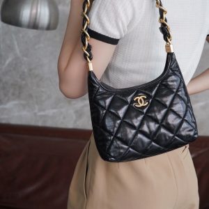 Chanel 24a Hobo黑色 小号 图5