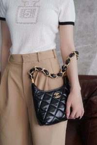Chanel 24a Hobo黑色 小号 图2