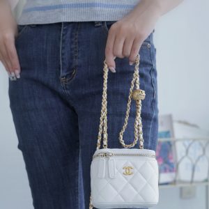 chanel金属球系列 22b新款小盒子 正品皮 白色◽ 图5