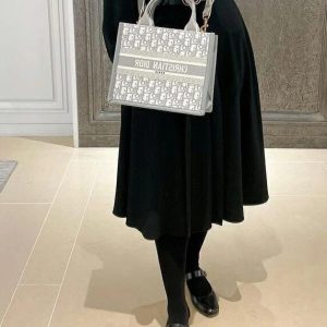 温柔感爆棚 独特的质感,一年四季都好背 图1