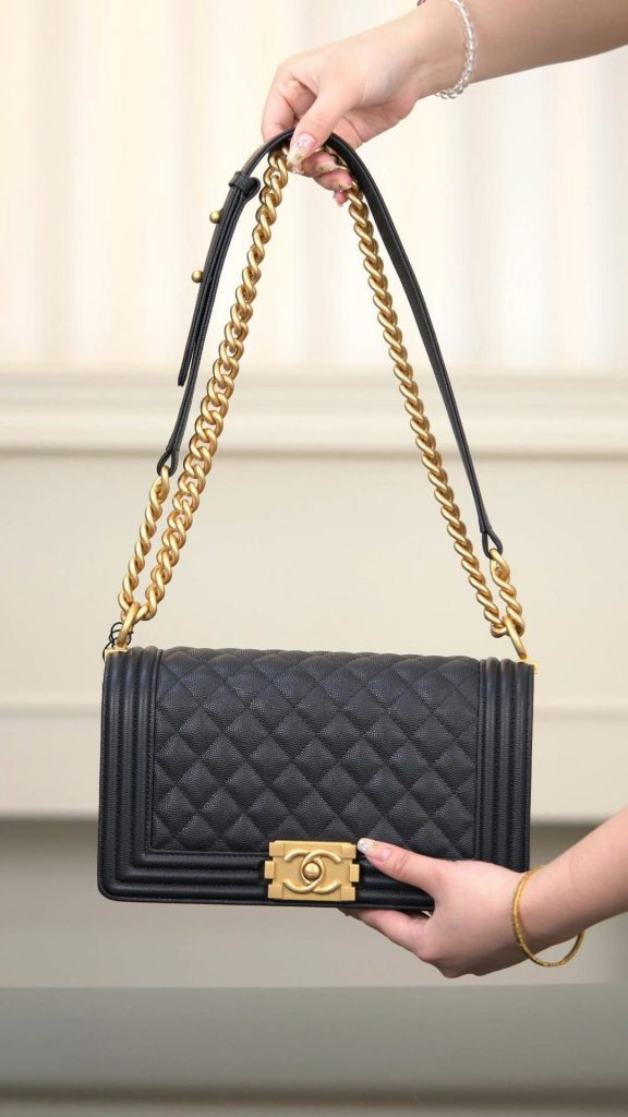 Chanel leboy 小球纹黑金中号 图1