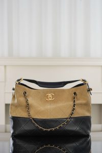 Chanel 25A 高级手工坊 麂皮购物袋 杏色小号 图1