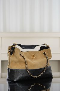 Chanel 25A 高级手工坊 麂皮购物袋 杏色小号 图3