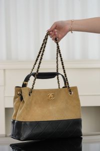 Chanel 25A 高级手工坊 麂皮购物袋 杏色小号 图7