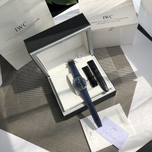 万国IWC波涛菲诺 一表一卡一码绝不重复、正品一致三码合一! 图1