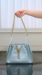 Chanel small hobo 蒂芙尼蓝小号 图1