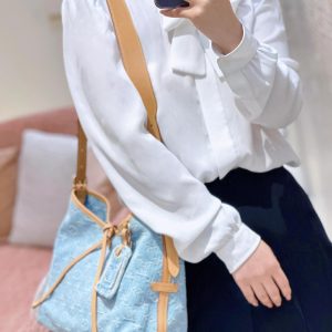 Lv carryall 牛仔 图1