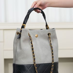 Chanel 25A 水桶包 灰色 图4