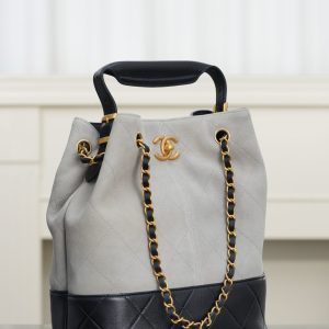 Chanel 25A 水桶包 灰色 图6
