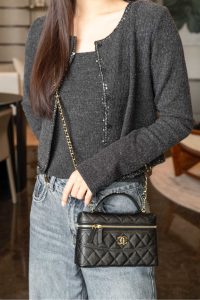 Chanel 25c 手柄盒子包 荔枝牛 黑金 图7