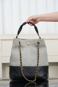 Chanel 25A 水桶包 灰色 图2