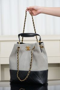 Chanel 25A 水桶包 灰色 图3