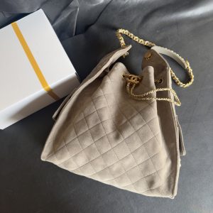 Chanel 灰色麂皮hobo 中号 图9