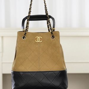Chanel 25A 麂皮杏色 水桶包 图1