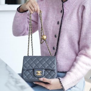 Chanel 金属球方胖子 深灰色 图2