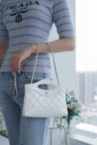 CHANEL 横款31bag nano 白色 图1