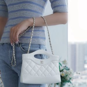 CHANEL 横款31bag nano 白色 图1