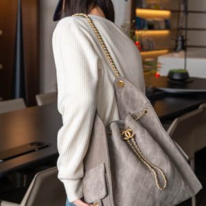 Chanel 灰色麂皮hobo 中号 图3