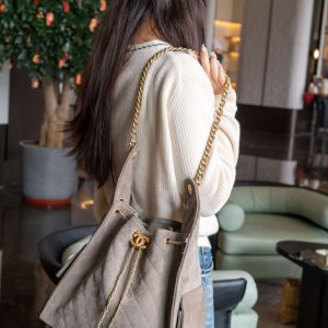 Chanel 灰色麂皮hobo 中号 图7