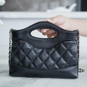 CHANEL 横款31bag nano 黑色 图3