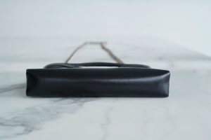 CHANEL 横款31bag nano 黑色 图5