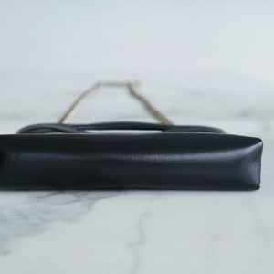 CHANEL 横款31bag nano 黑色 图5