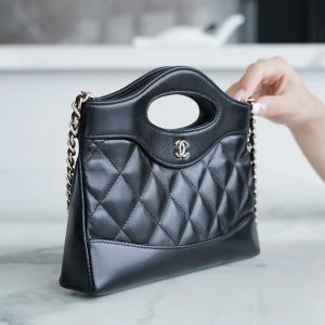 CHANEL 横款31bag nano 黑色 图6