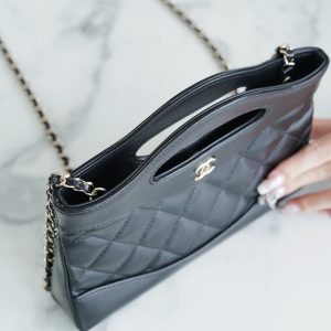 CHANEL 横款31bag nano 黑色 图7