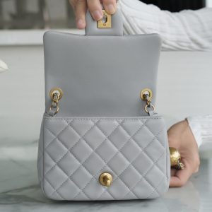 Chanel 王̆̈炸̆̈ CF金属球 方胖子 浅灰色 图5