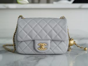 Chanel 王̆̈炸̆̈ CF金属球 方胖子 浅灰色 图1