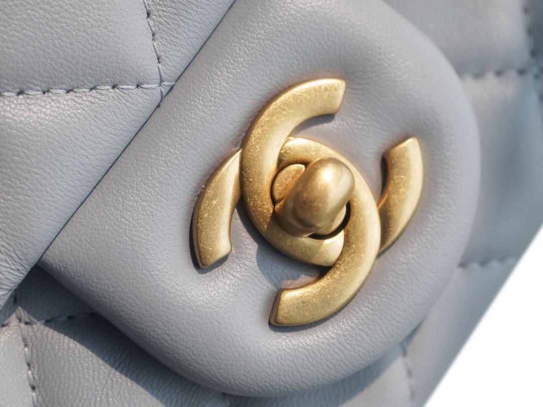 Chanel 王̆̈炸̆̈ CF金属球 方胖子 浅灰色 图9