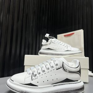 Alexander McQueen——最新升级版,最.最.最高端定制,上脚超赞,M多网红秀......代购买手必带的货 图1