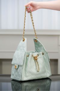Chanel small hobo 薄荷绿小号 图4