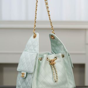 Chanel small hobo 薄荷绿小号 图4
