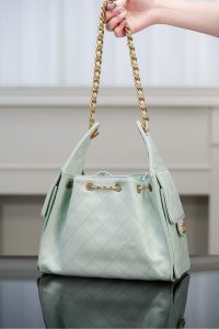 Chanel small hobo 薄荷绿小号 图5
